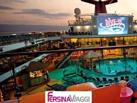 Carnival Victory - dive in