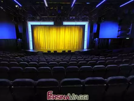 Norwegian Escape - Teatro